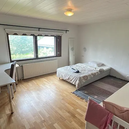 Guest 1,4 Km From Kupittaa Railway Station * トゥルク