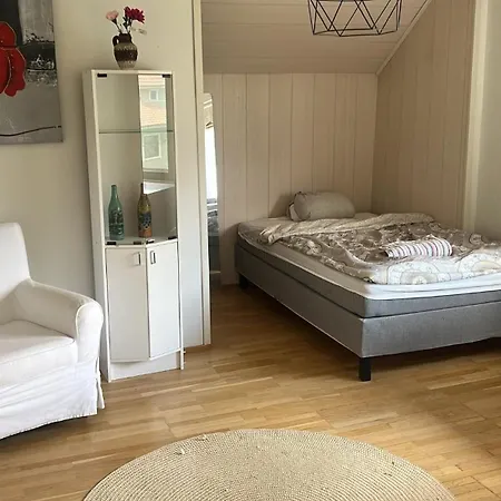 Guest 1,4 Km From Kupittaa Railway Station ホームステイ